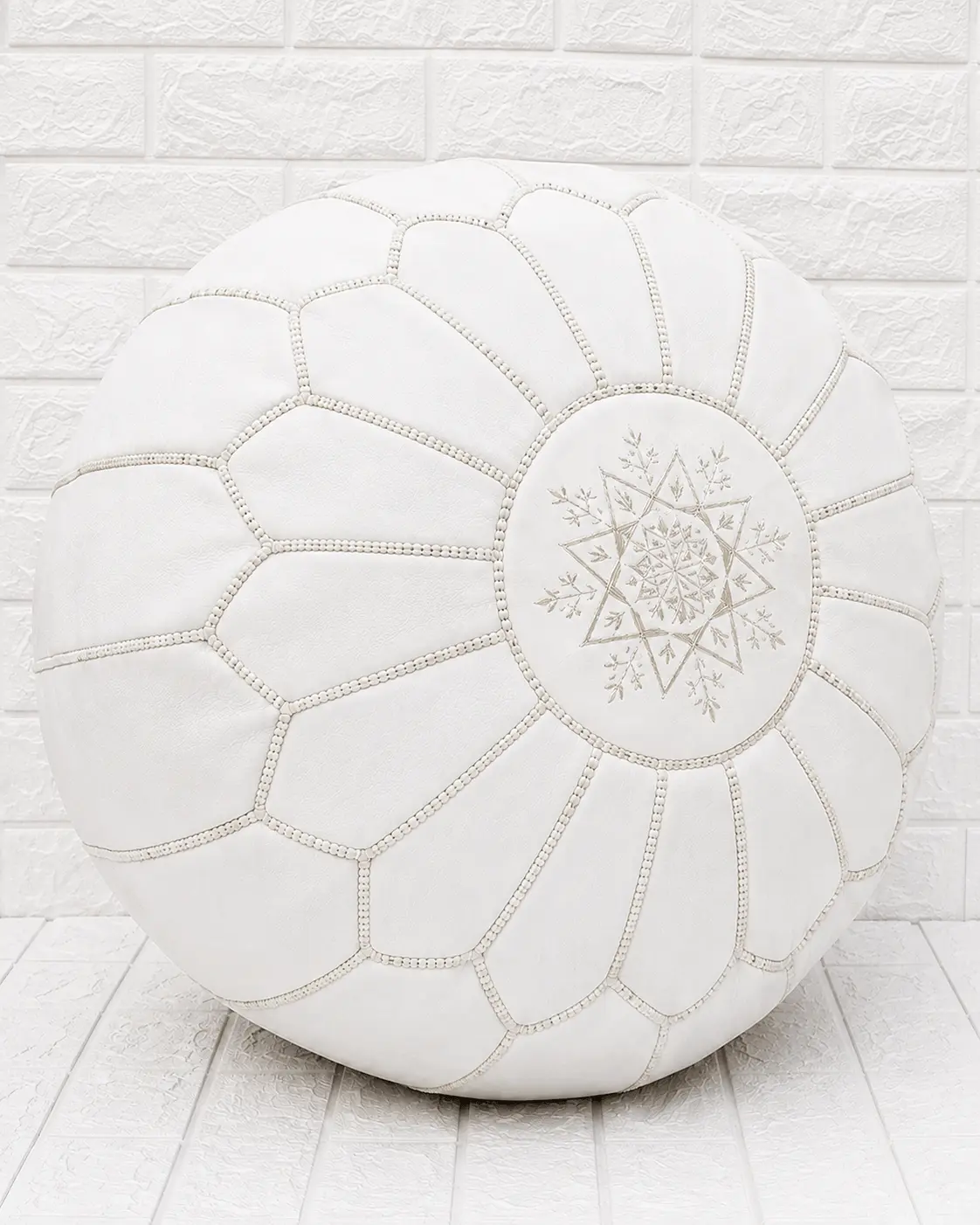 Pouf en cuir marocain décoration intérieure